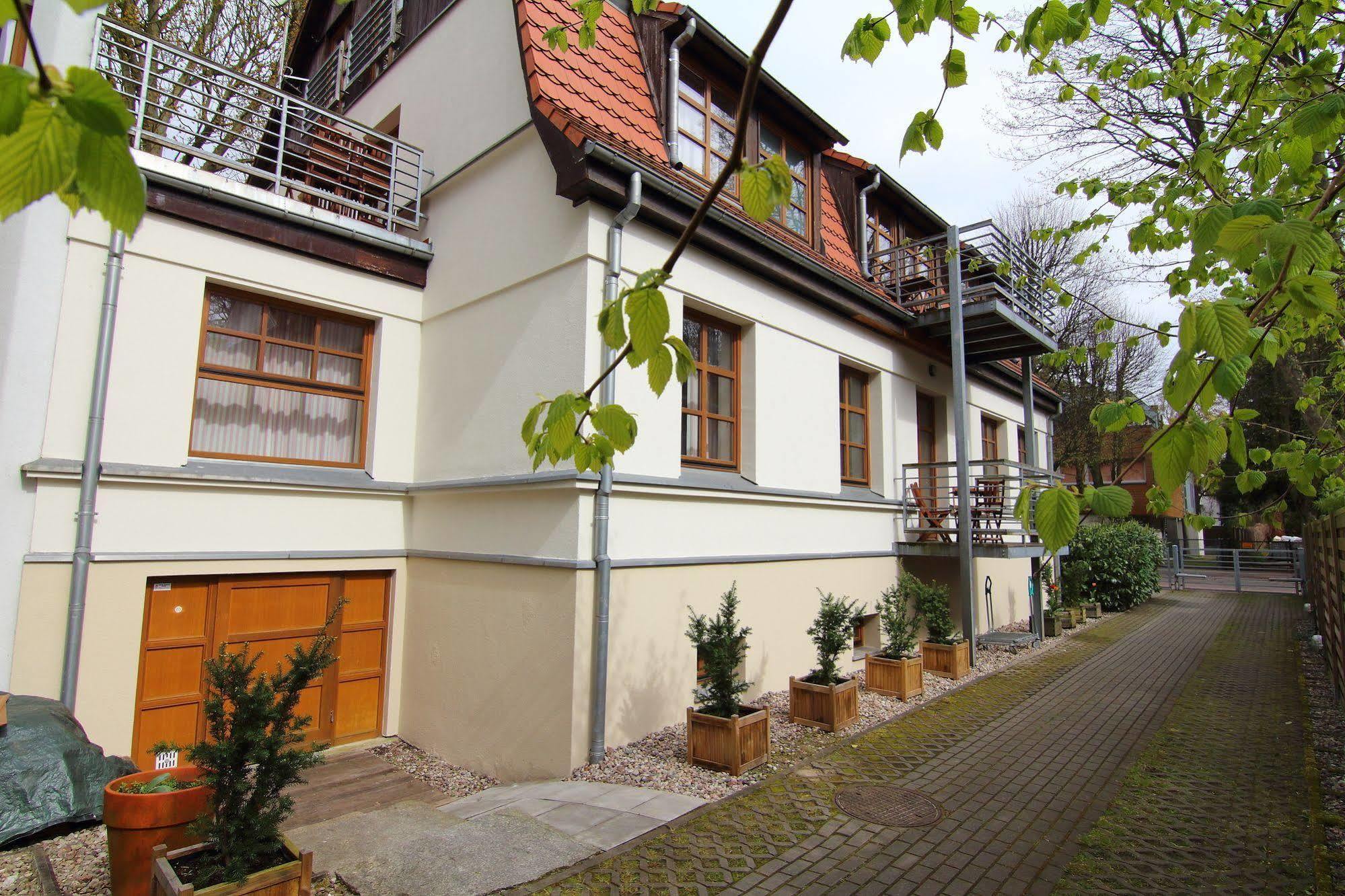 - Stil 2 Apartament